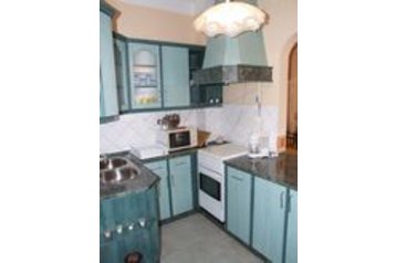 Madjarska Privát Gyula, Eksterijer